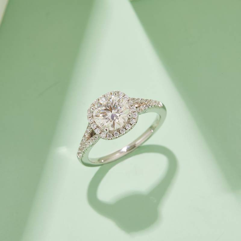 双臂方包S925银镀白金MoissaniteWomen's Ring1.5ctD级